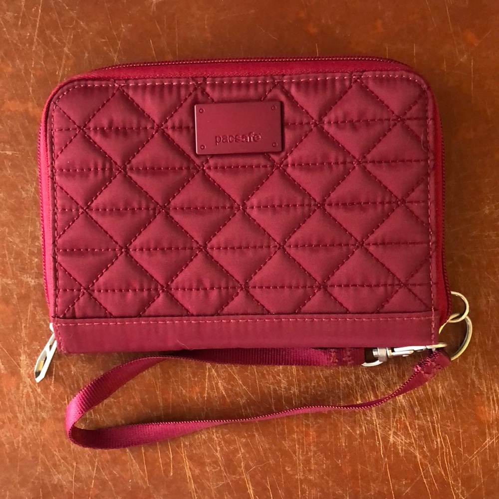 Pacsafe zip wallet